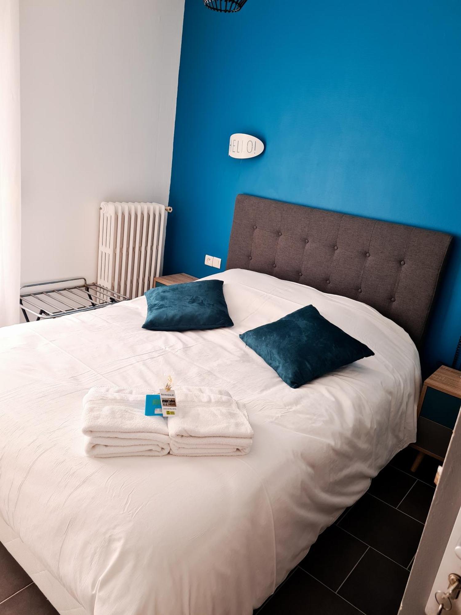 Logis Le Franco Belge Hotel Monthermé Szoba fotó