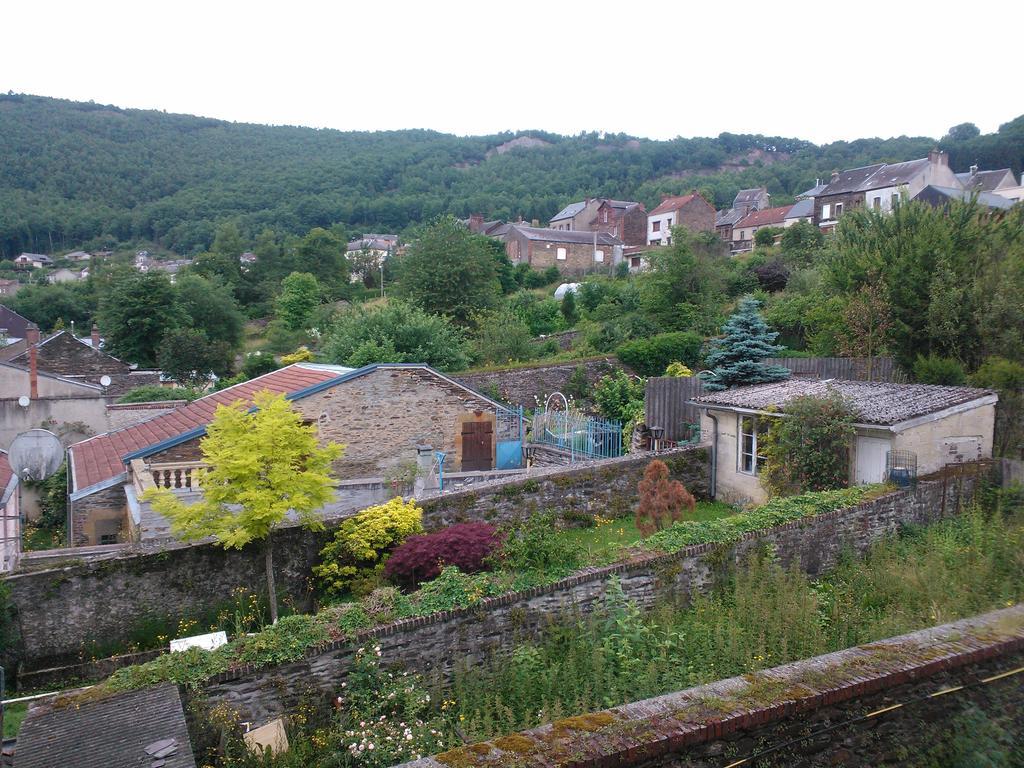 Logis Le Franco Belge Hotel Monthermé Kültér fotó