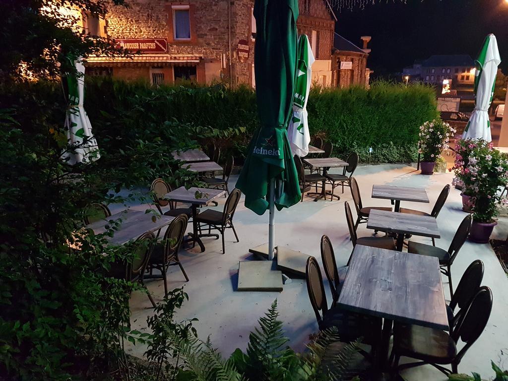 Logis Le Franco Belge Hotel Monthermé Kültér fotó