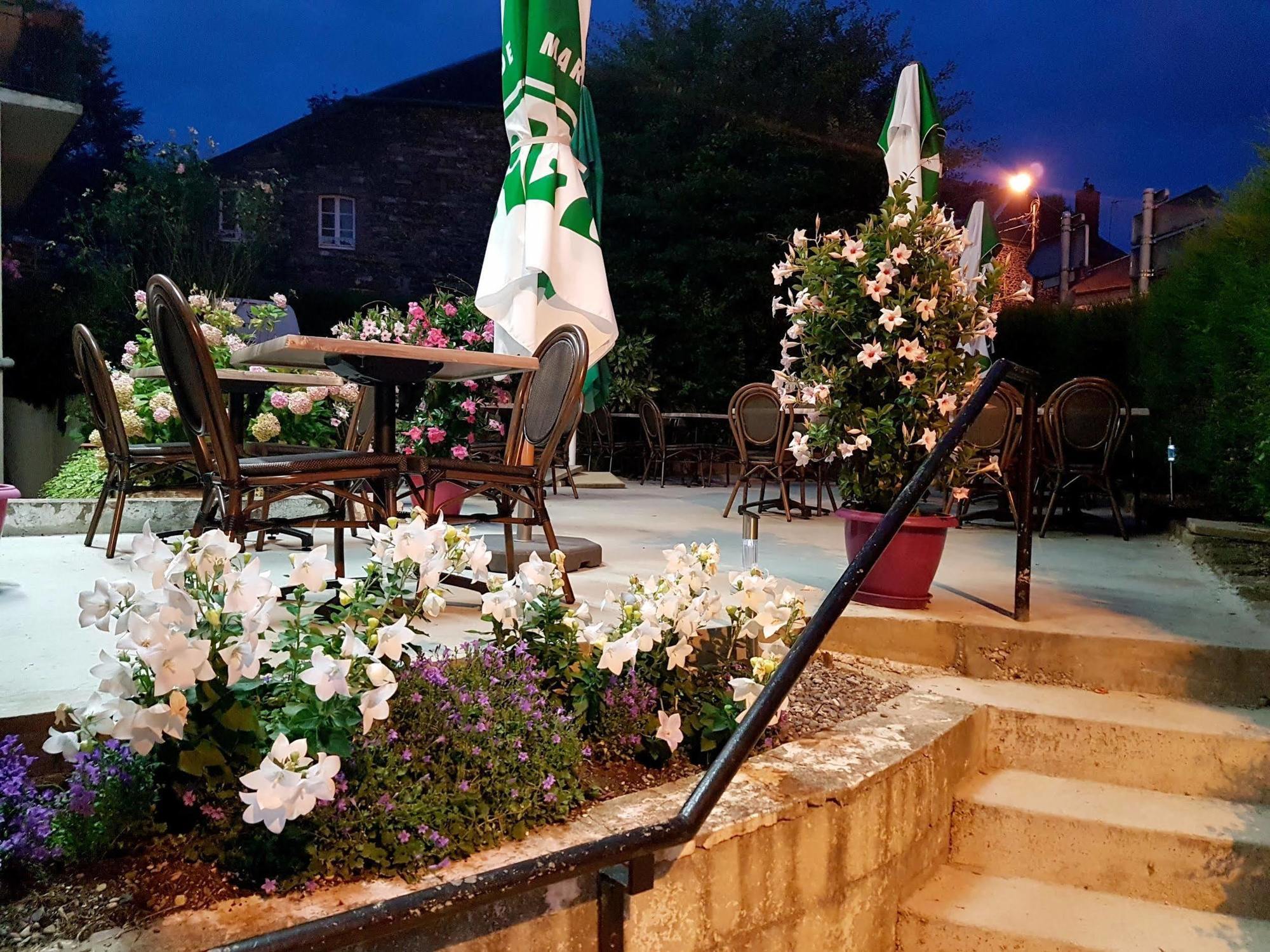 Logis Le Franco Belge Hotel Monthermé Kültér fotó