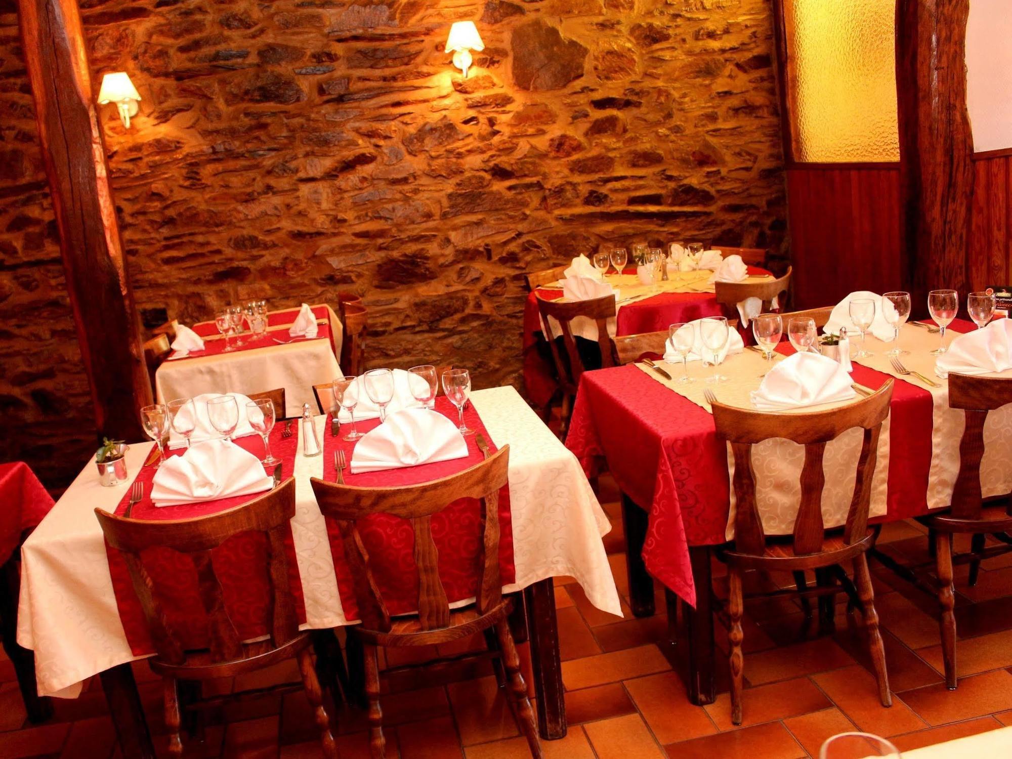 Logis Le Franco Belge Hotel Monthermé Kültér fotó
